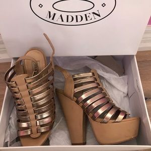 Steve Madden metalic heels